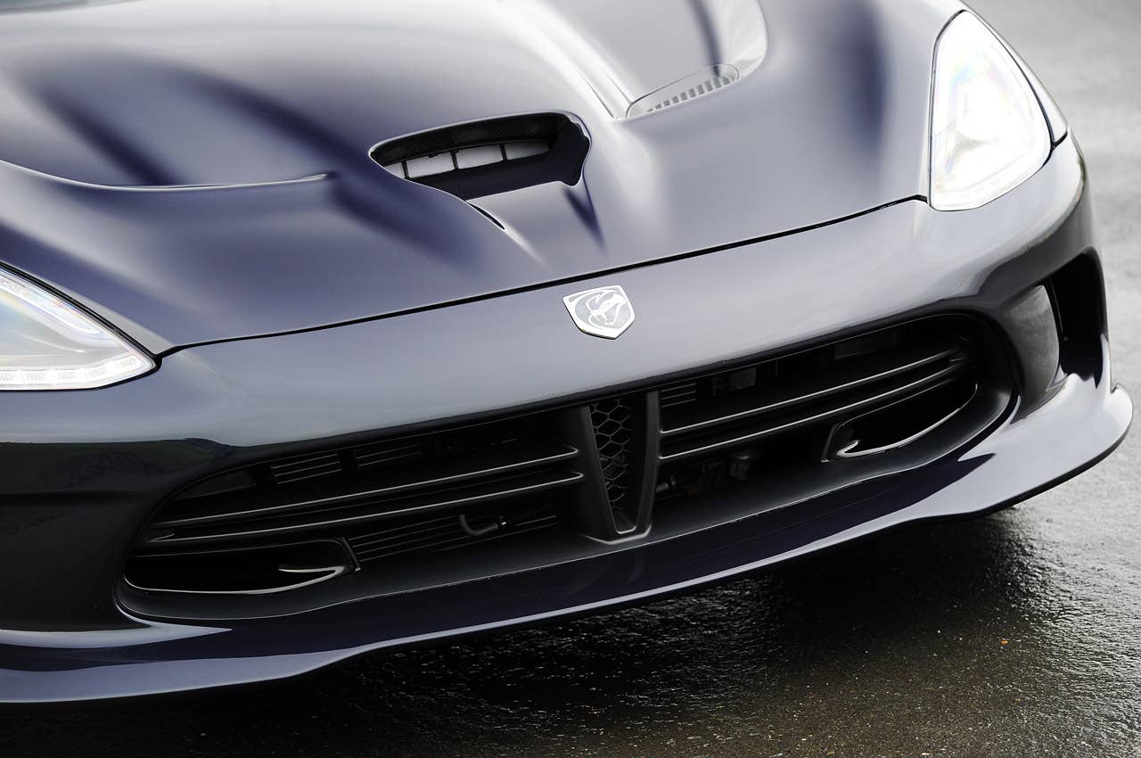 2013 SRT Viper grille