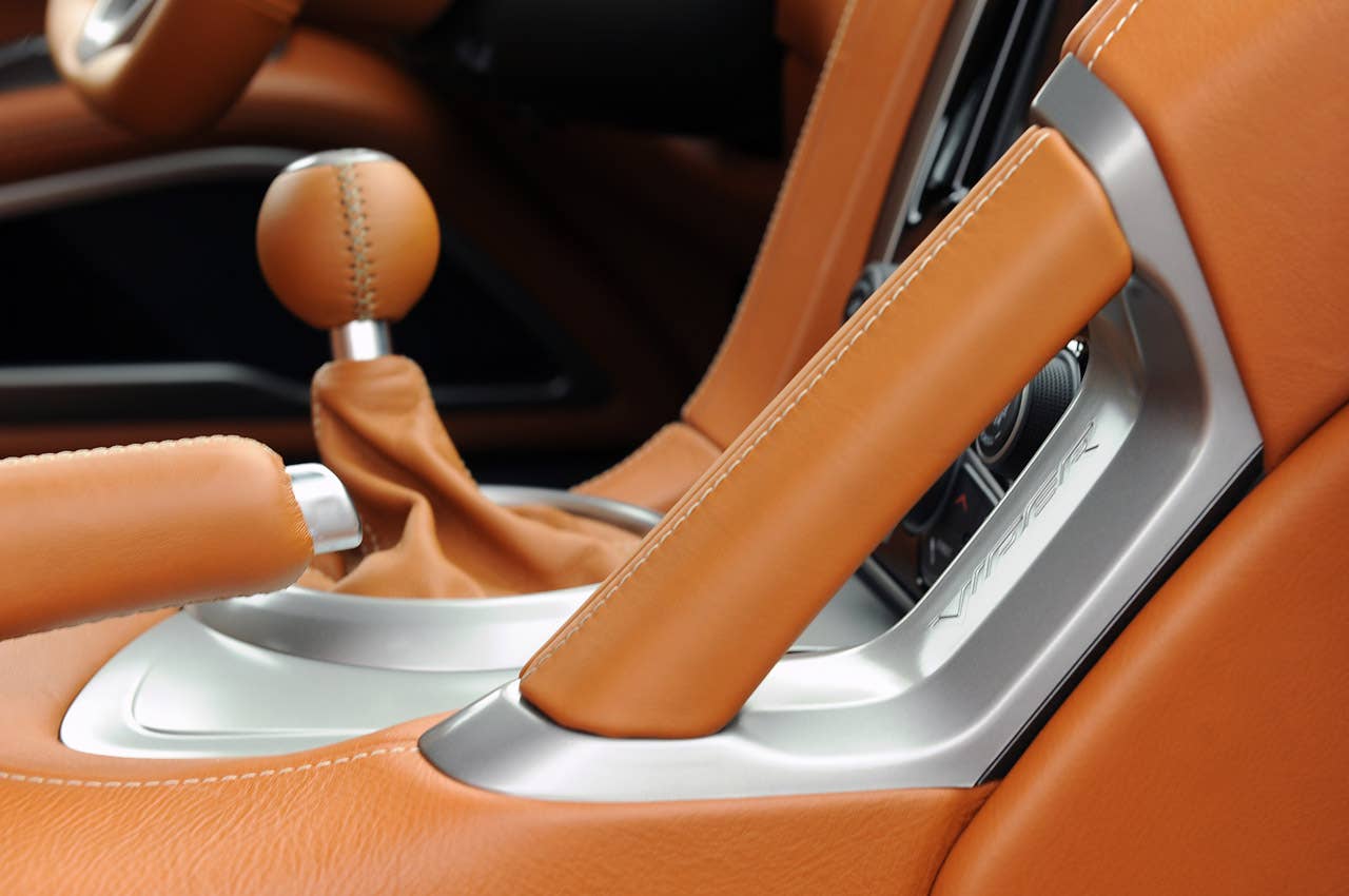 2013 SRT Viper interior handle