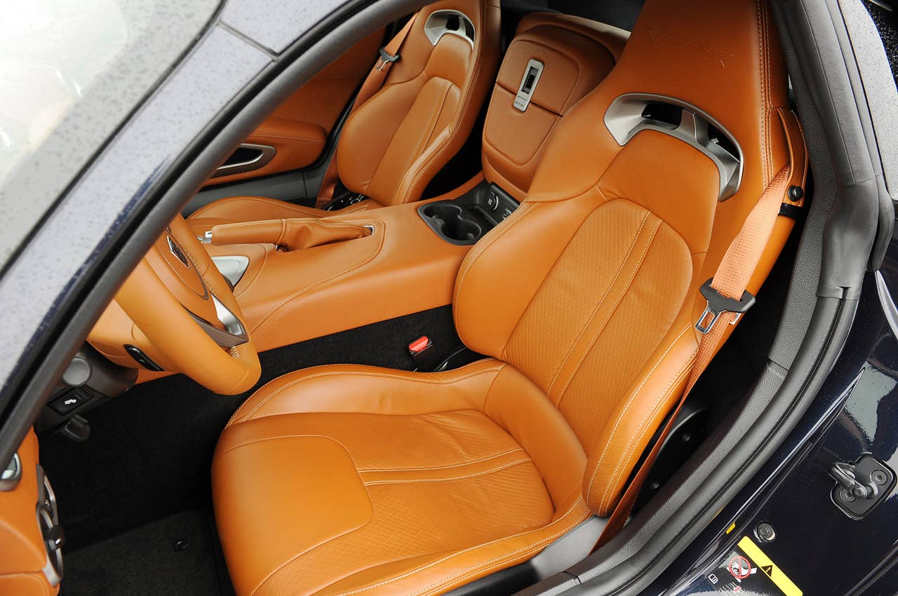 2013 SRT Viper seats