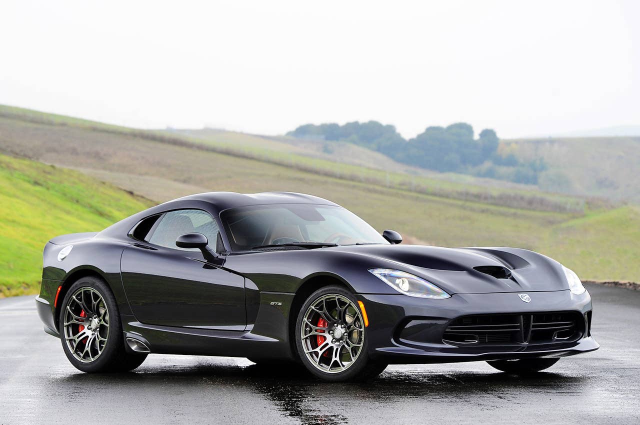 2013 SRT Viper front 3/4 view