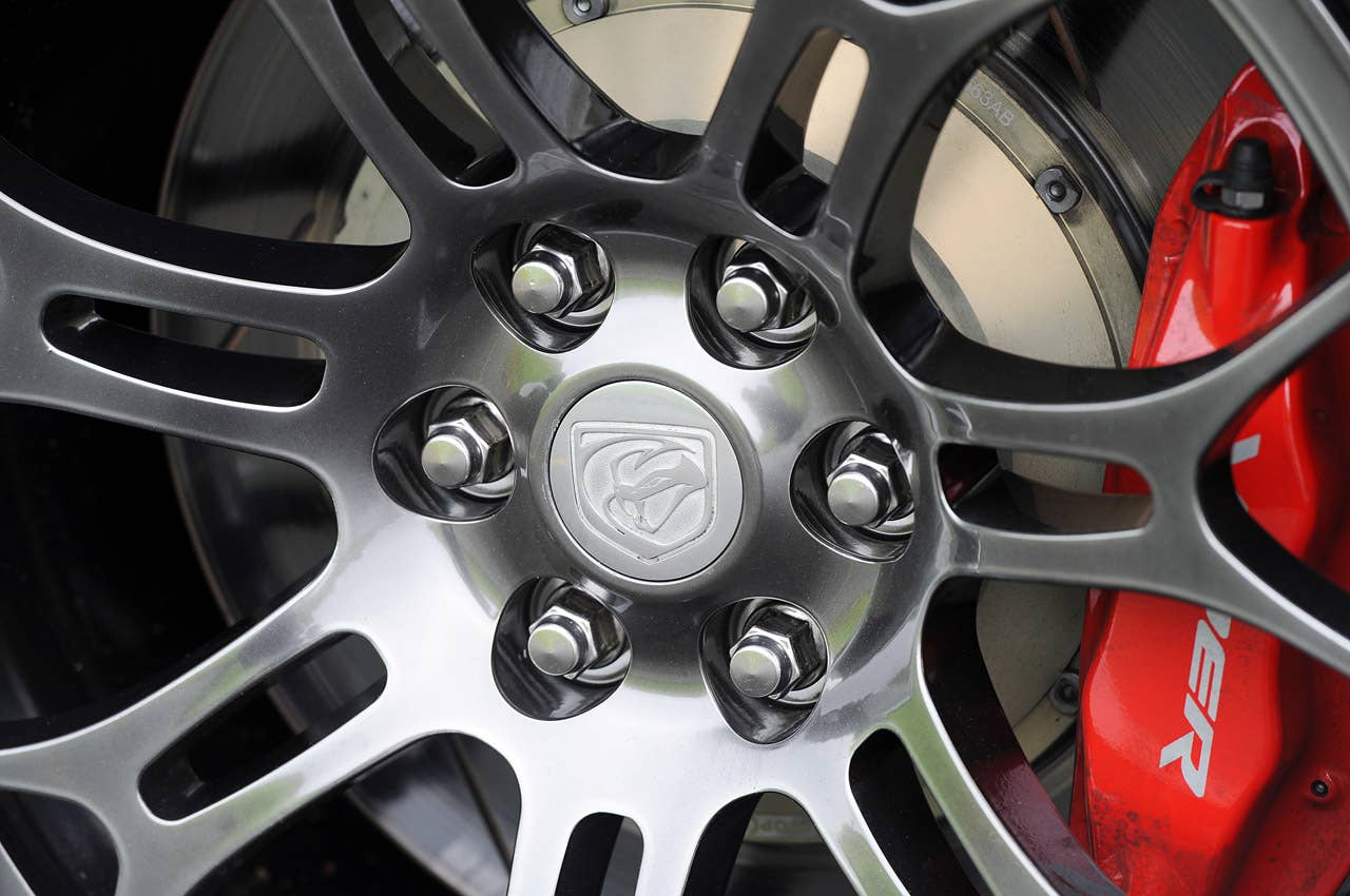 2013 SRT Viper wheel detail
