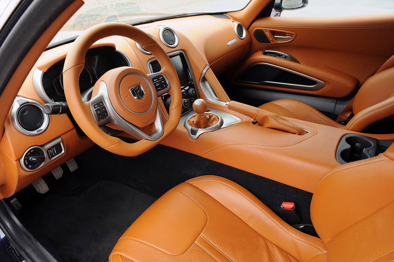 2013 SRT Viper interior