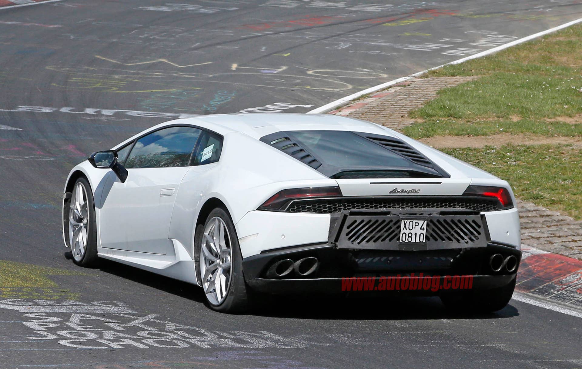 Lamborghini Huracan Superleggera prototype spied rear 3/4