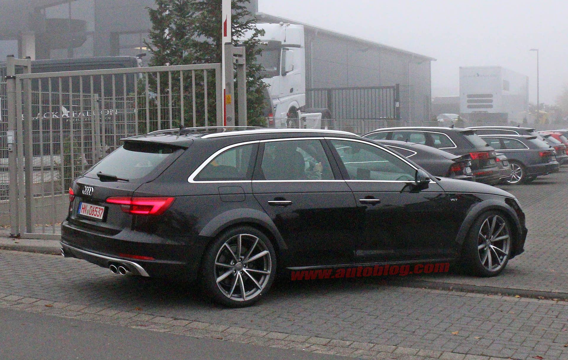 2017 Audi RS4 Avant prototype rear 3/4