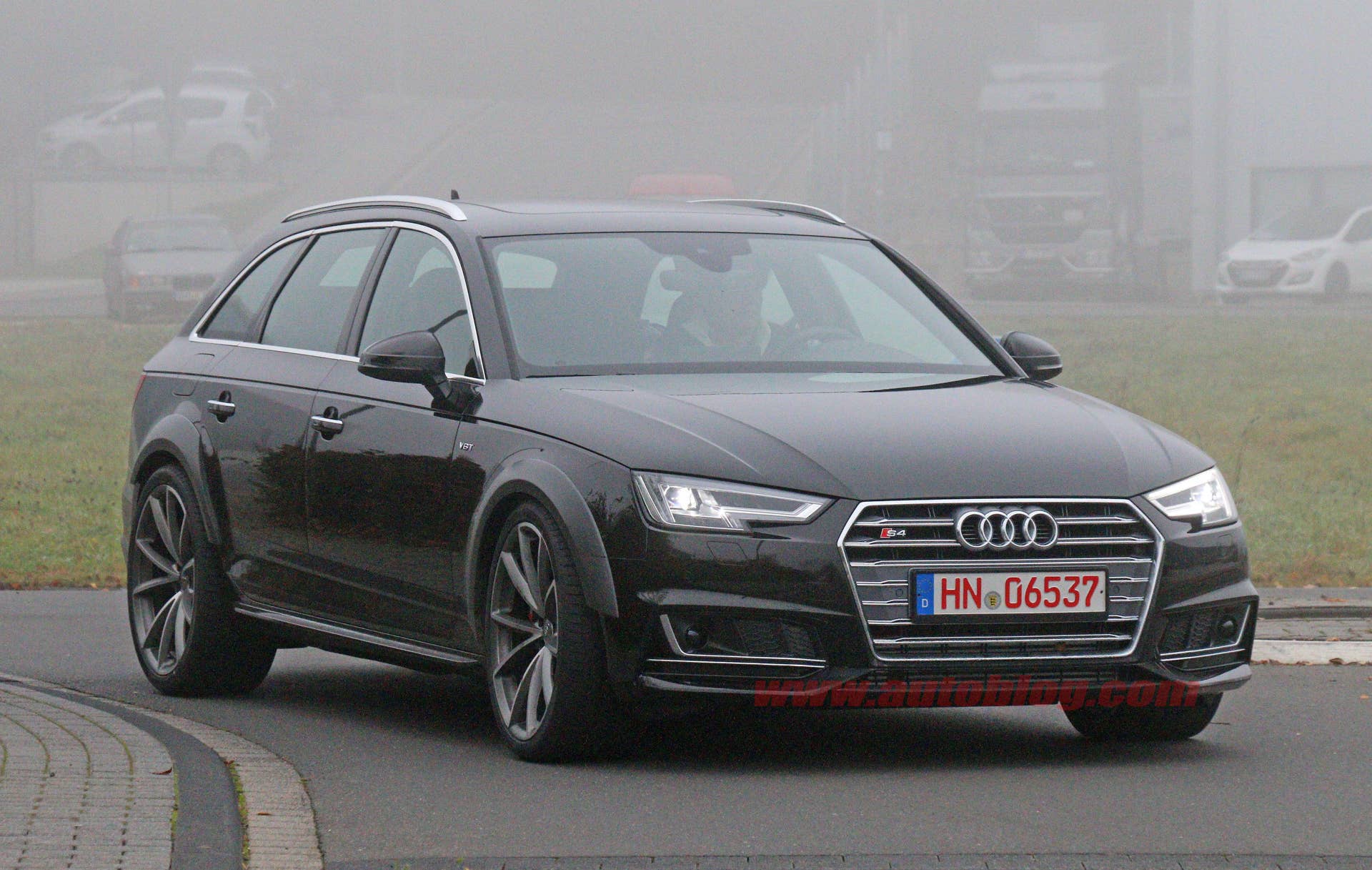 2017 Audi RS4 Avant spied front 3/4