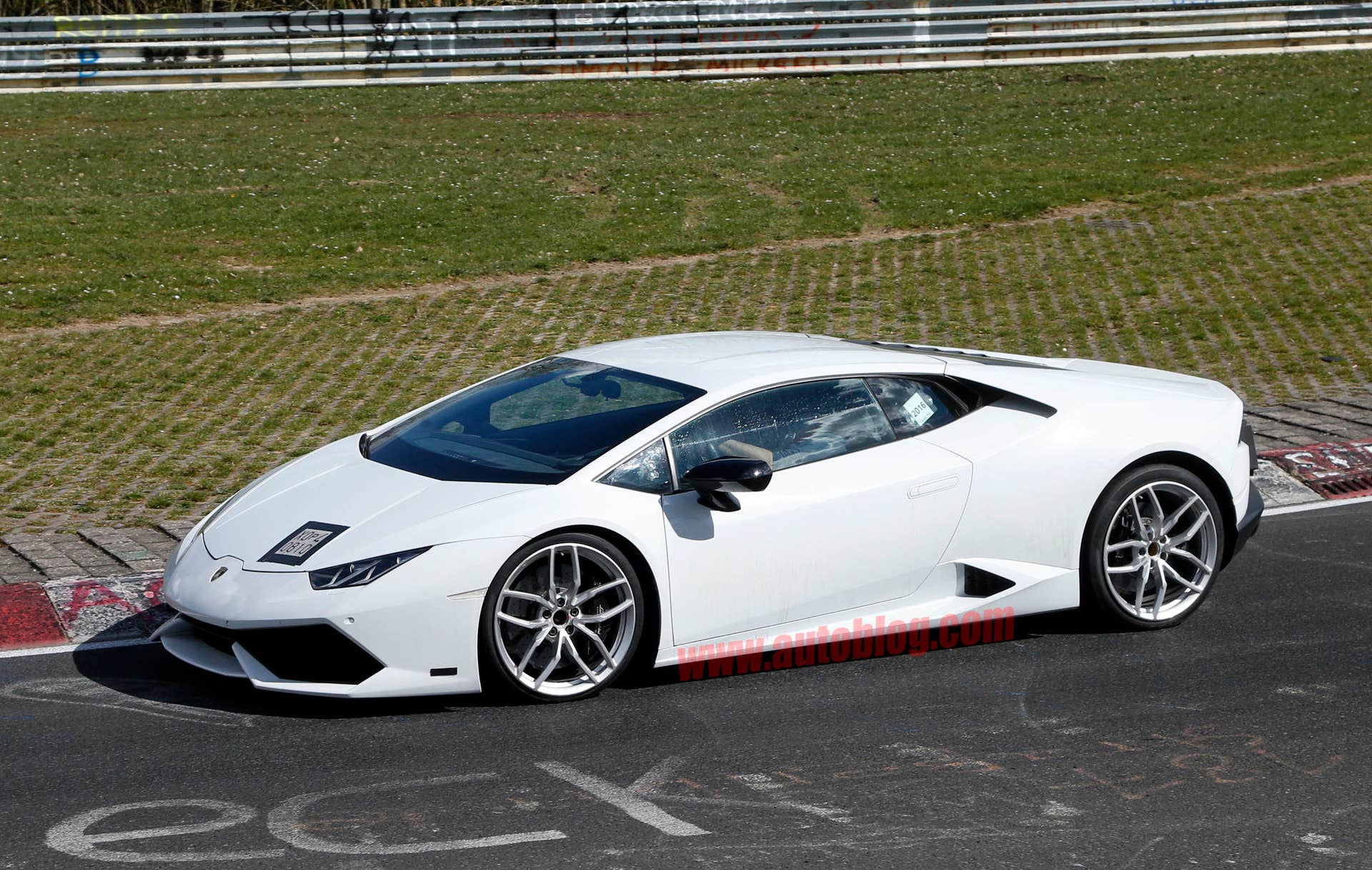 Lamborghini Huracan Superleggera front 3/4