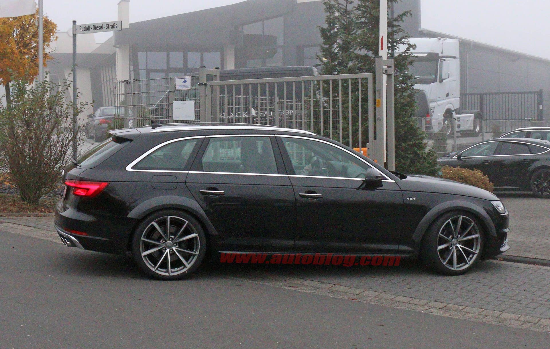 2017 Audi RS4 Avant prototype profile