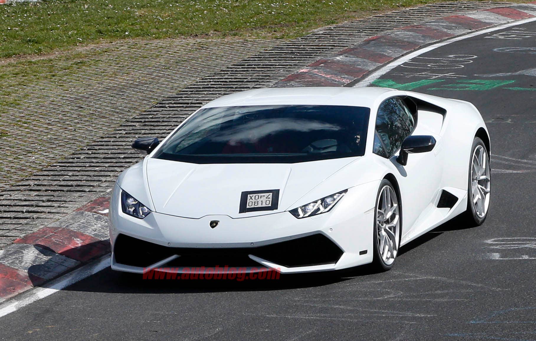 Lamborghini Huracan Superleggera spied