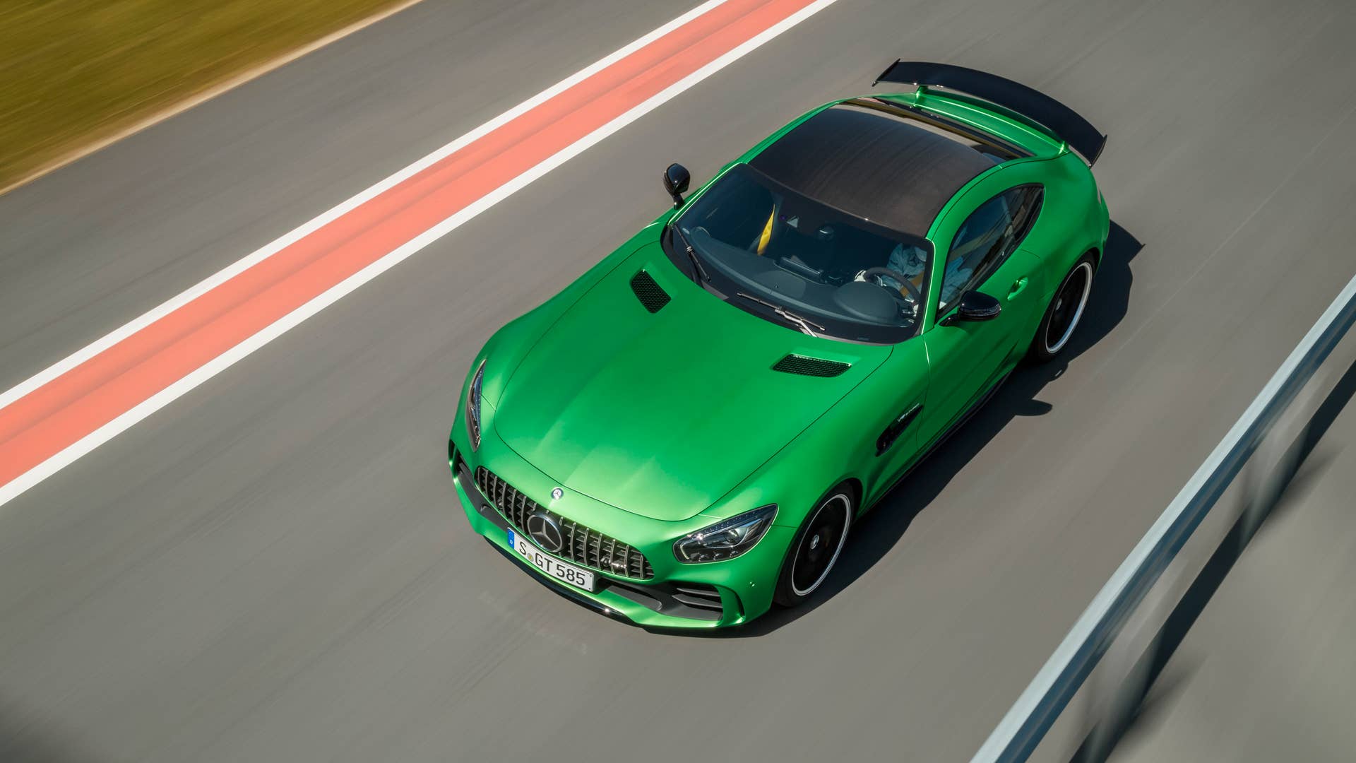 2018 Mercedes-AMG GT R overhead view