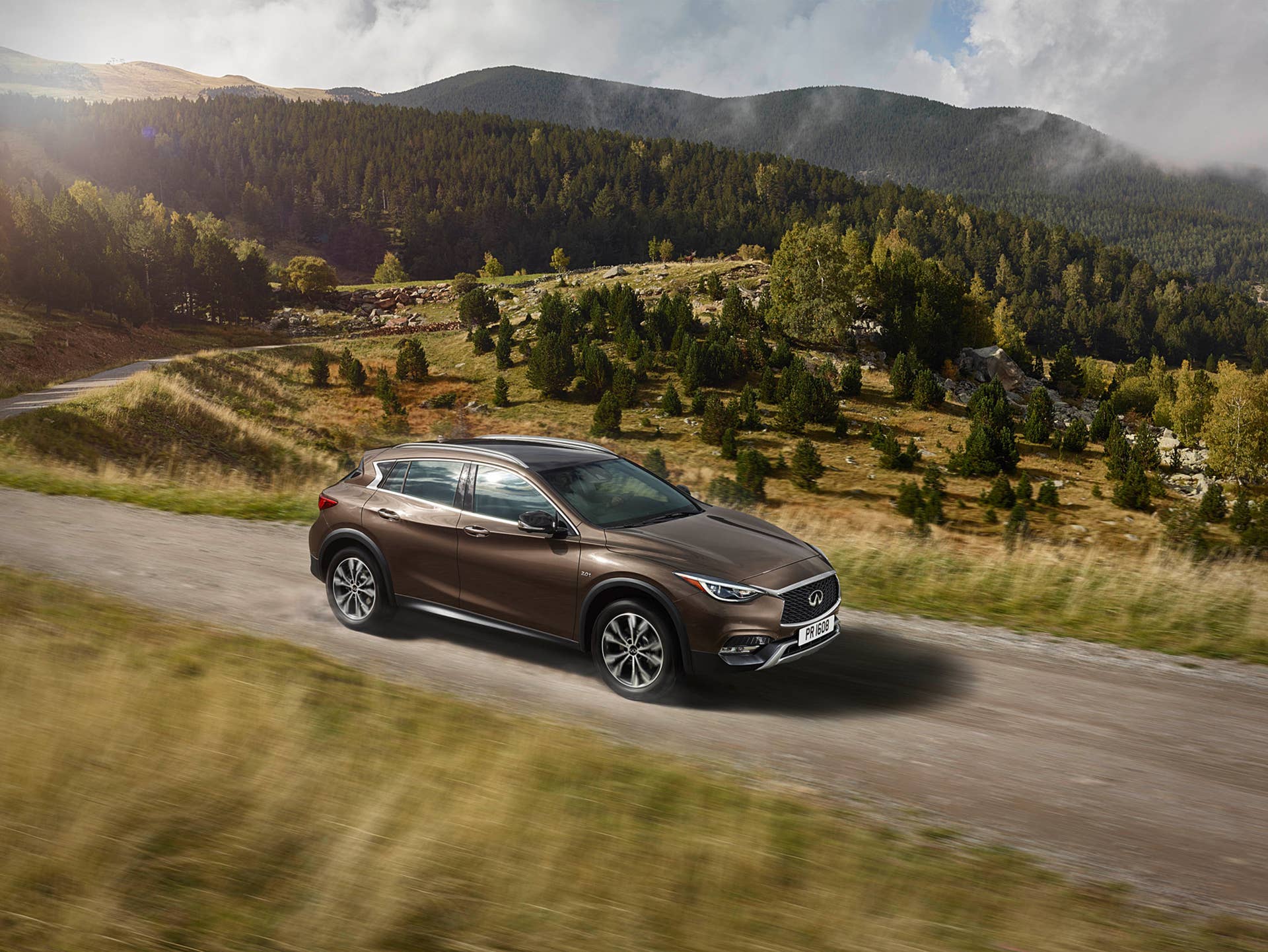 2017 Infiniti QX30 dirt road