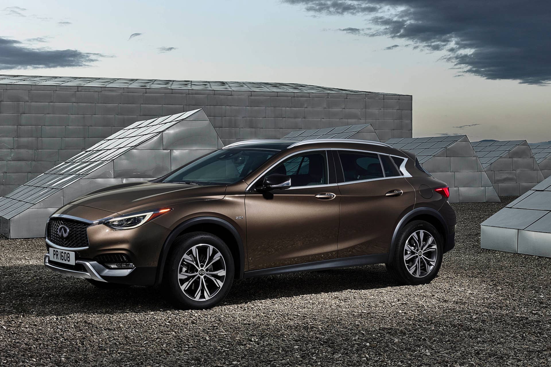 2017 Infiniti QX30 front 3/4 parked