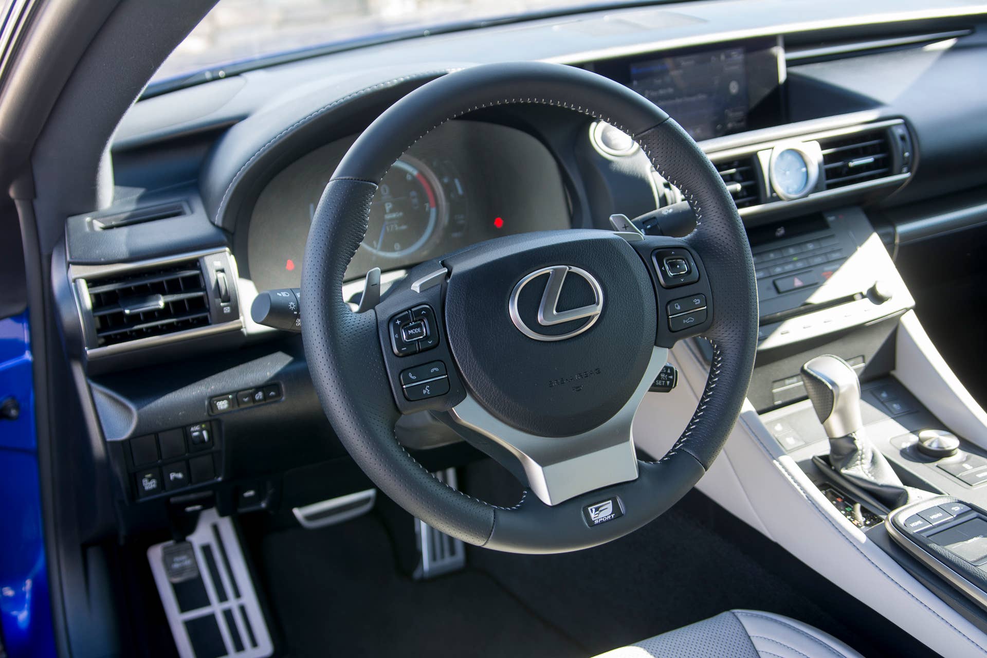 lexus rc200t interior cabin 2016