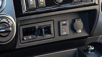 2017 Nissan Titan Half-Ton