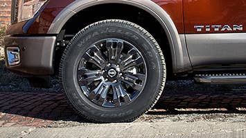2017 Nissan Titan Half-Ton