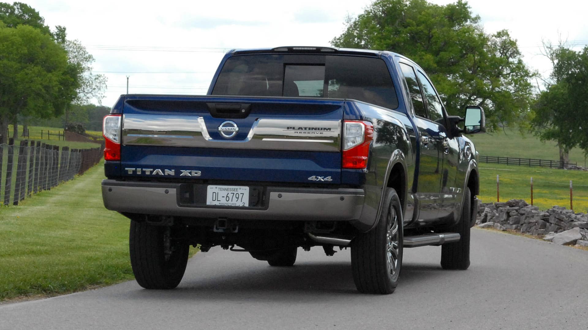 2016 Nissan Titan XD 5.6 V8 rear 3/4 view