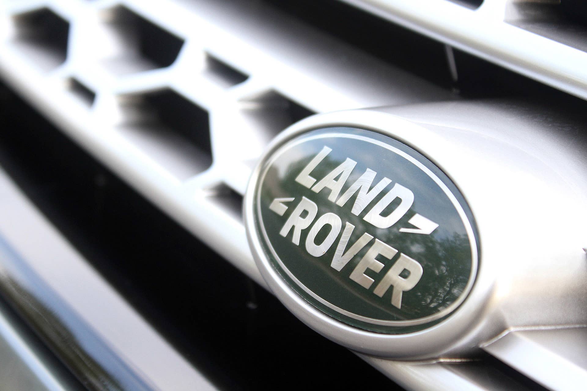 2015 Land Rover Discovery Sport badge
