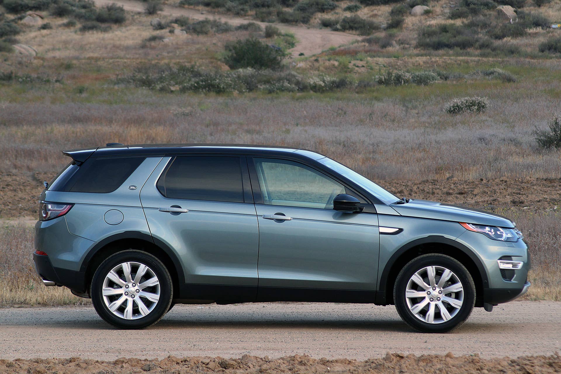 2015 Land Rover Discovery Sport side view