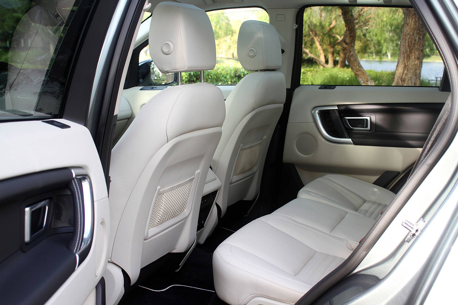 2015 Land Rover Discovery Sport rear seats
