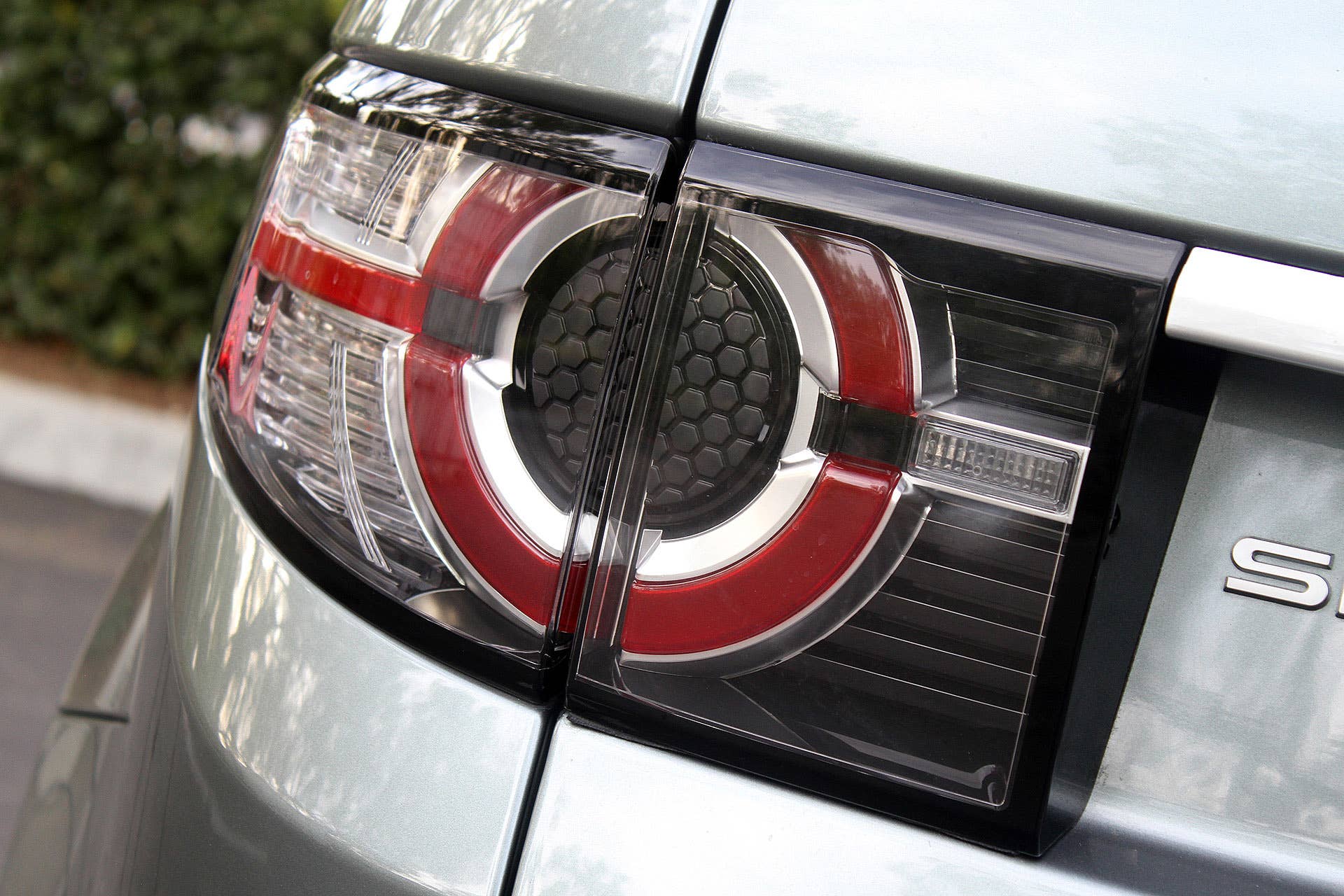 2015 Land Rover Discovery Sport taillight