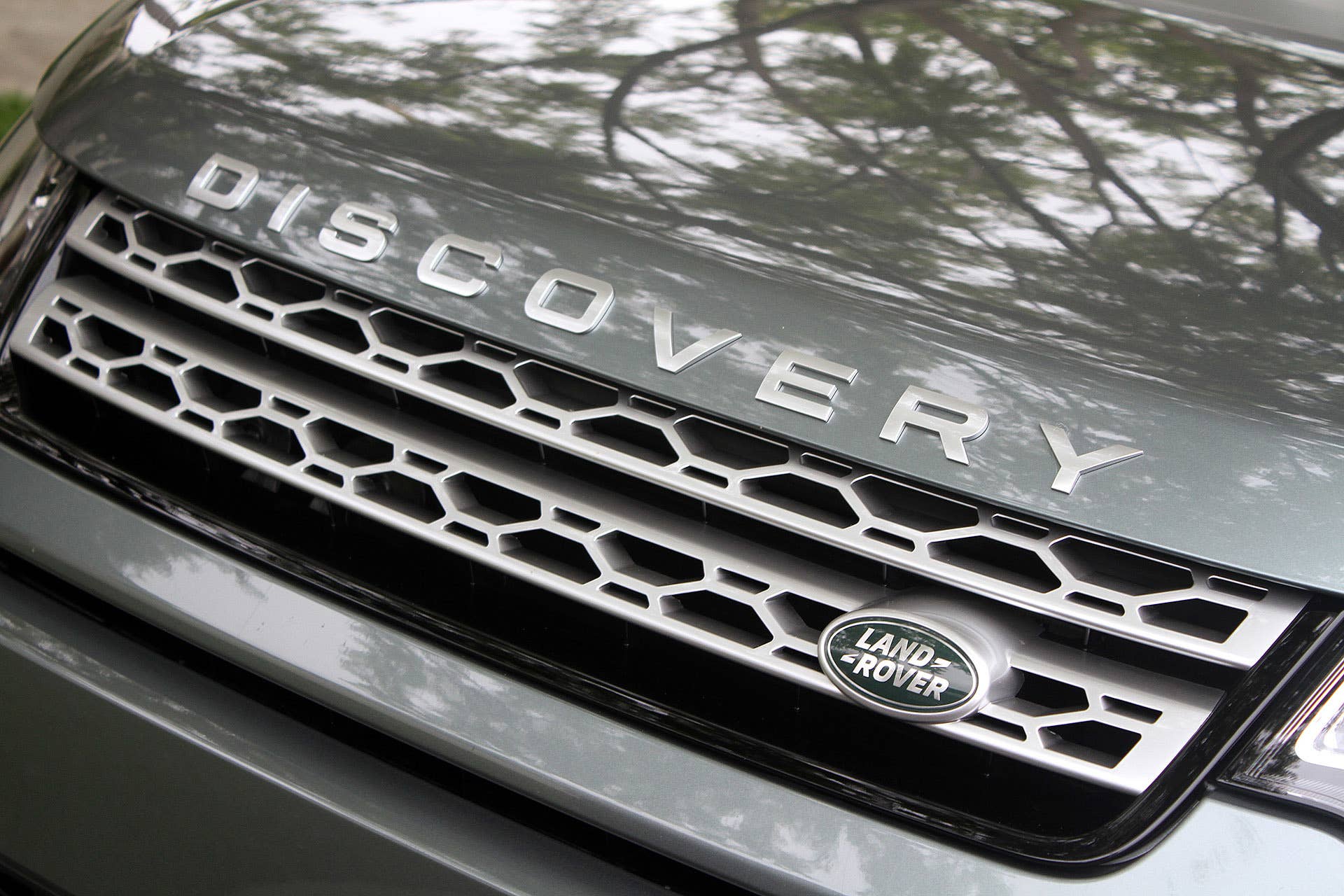 2015 Land Rover Discovery Sport grille