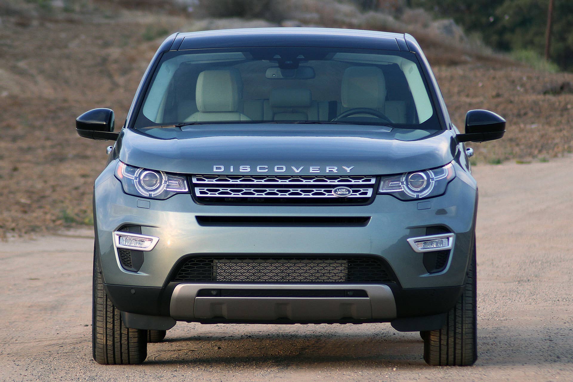2015 Land Rover Discovery Sport front view