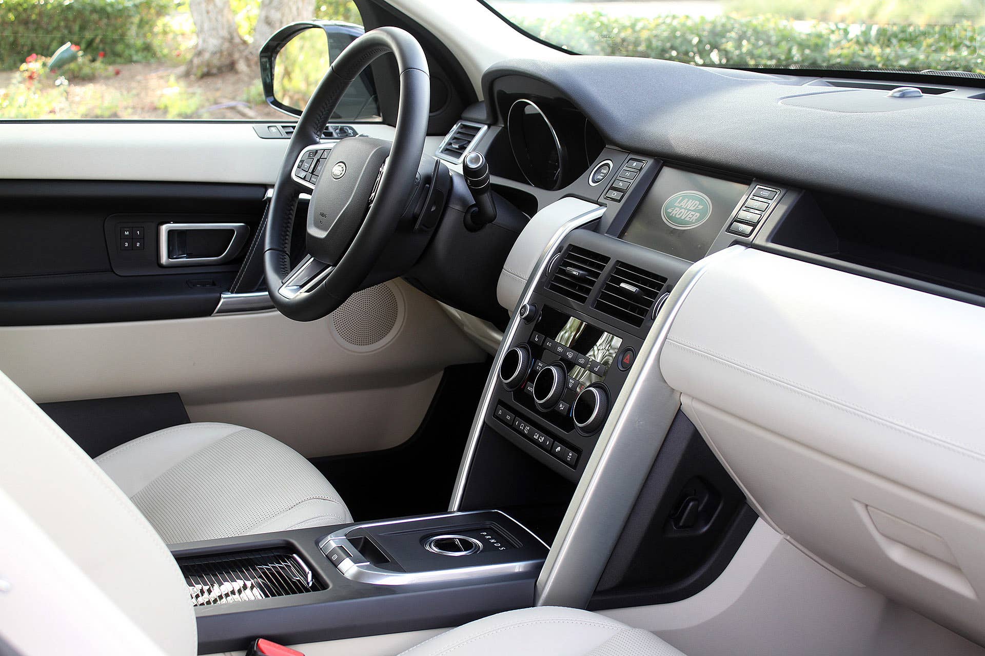 2015 Land Rover Discovery Sport interior