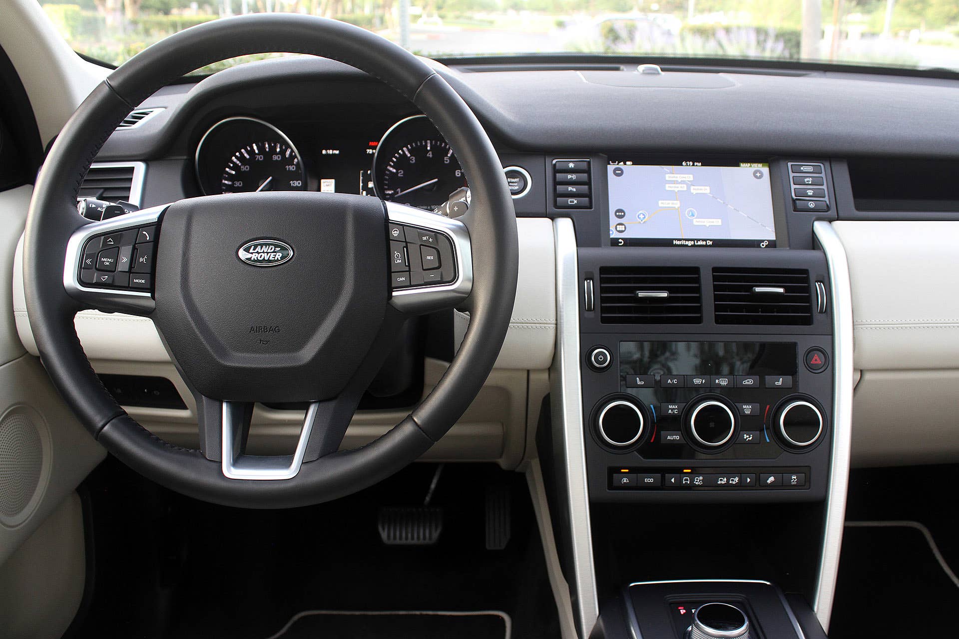 2015 Land Rover Discovery Sport interior