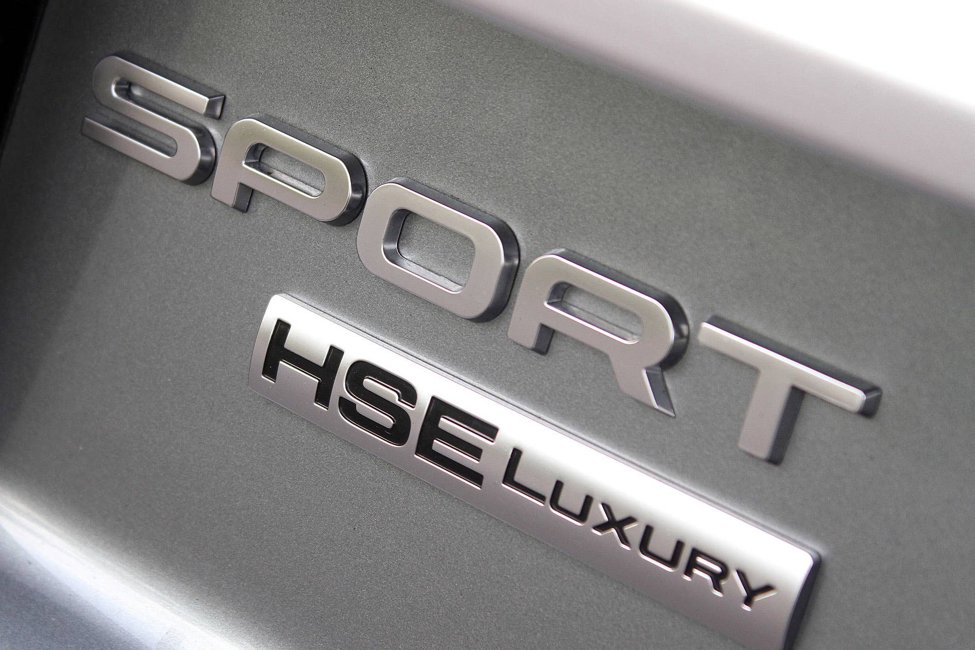 2015 Land Rover Discovery Sport badge