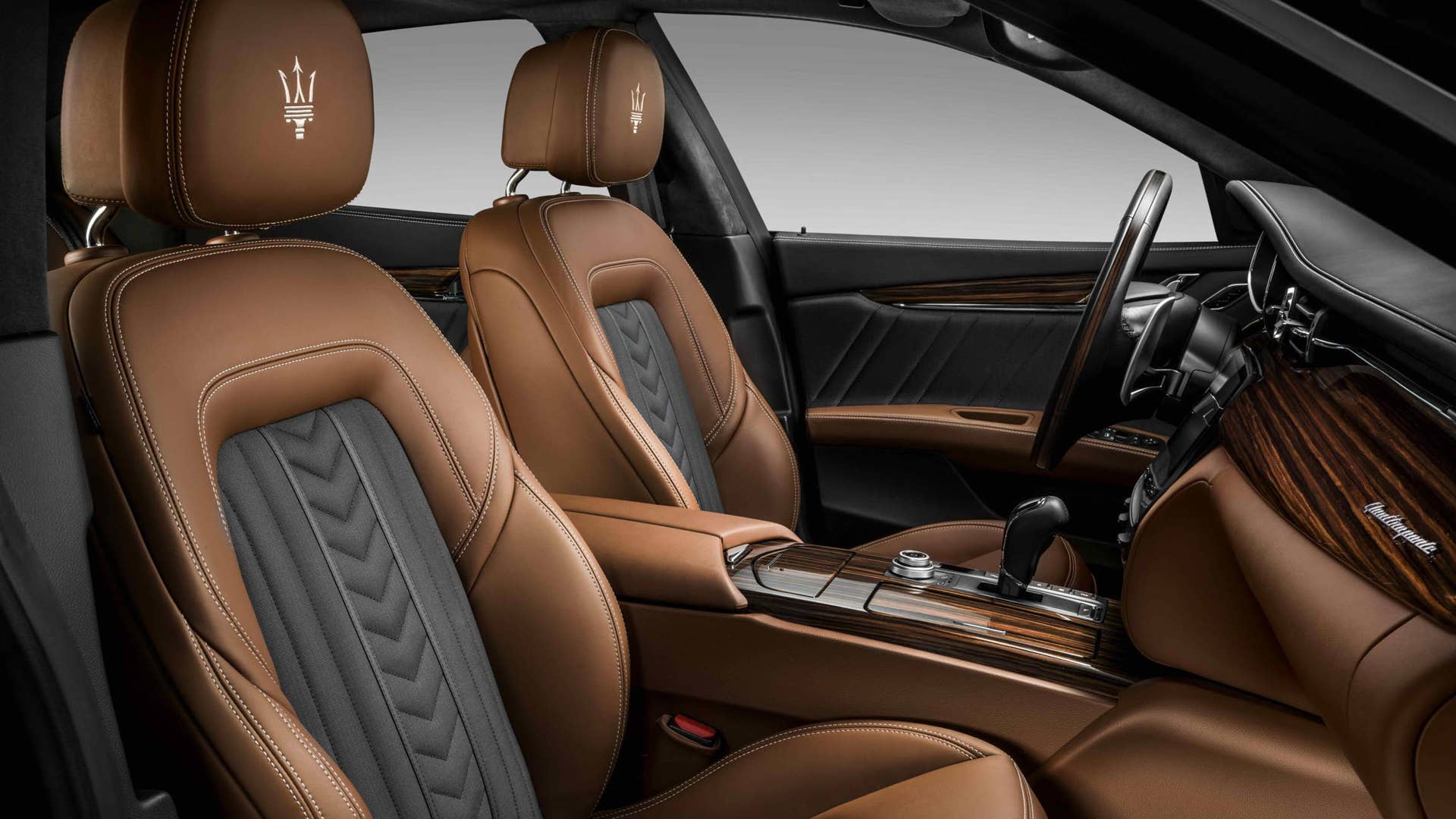 2017 Maserati Quattroporte GranLusso interior