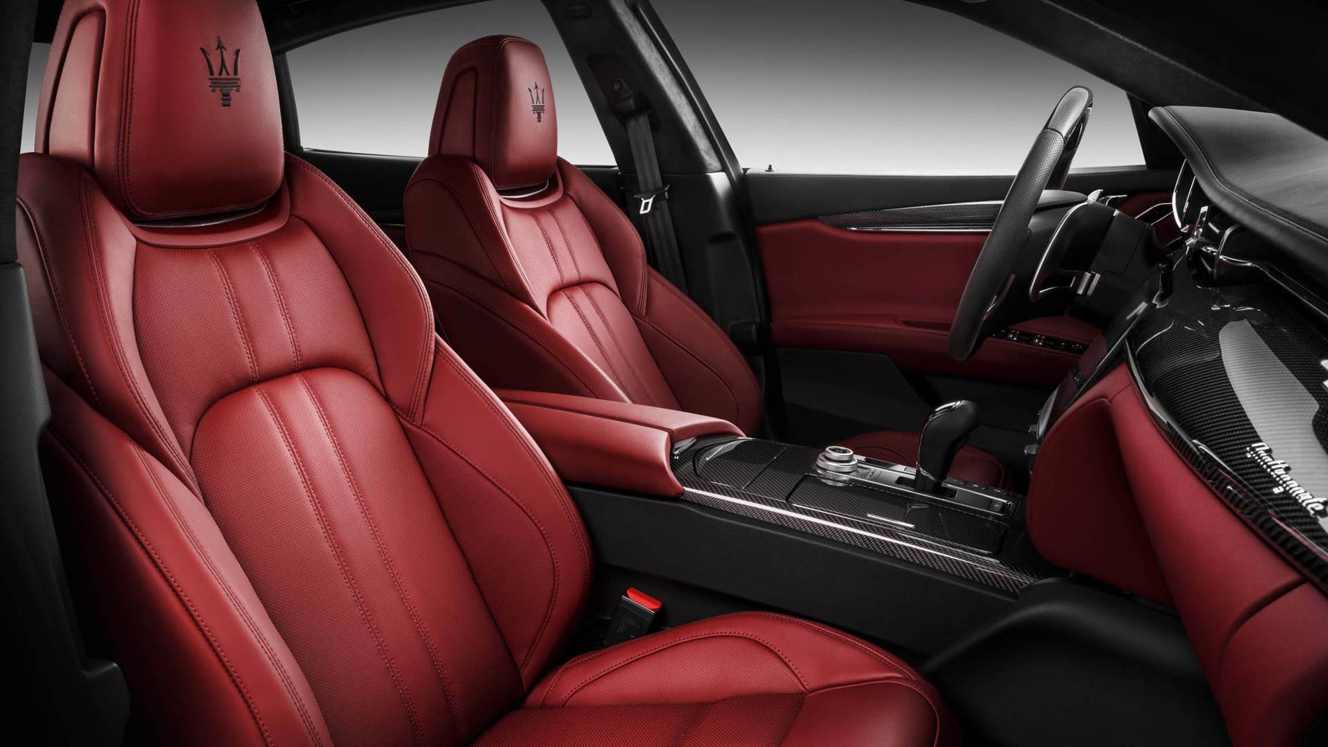 2017 Maserati Quattroporte GranSport interior