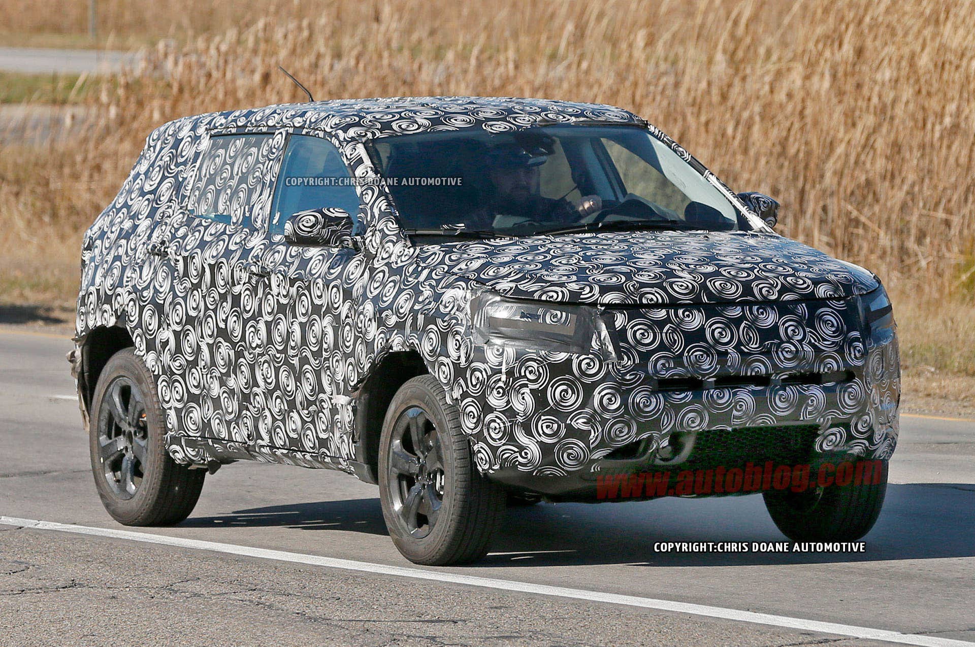 Jeep compact crossover spied