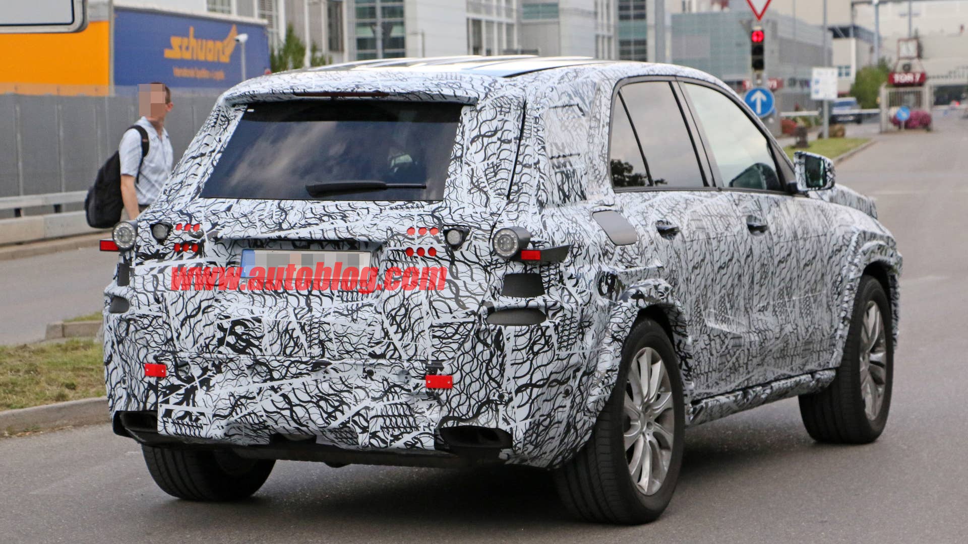 2018 mercedes benz gle spy photo rear exhaust
