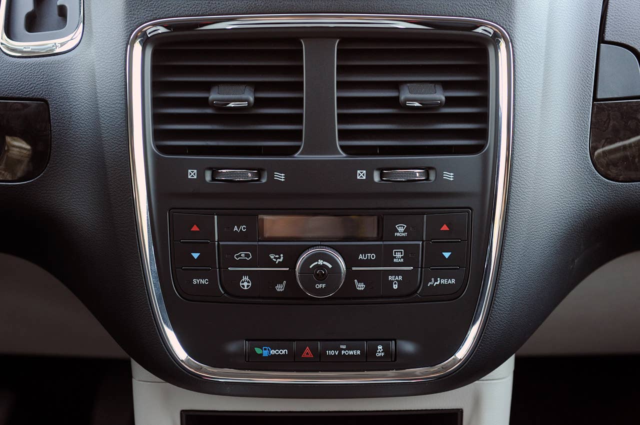 2011 Dodge Grand Caravan climate controls