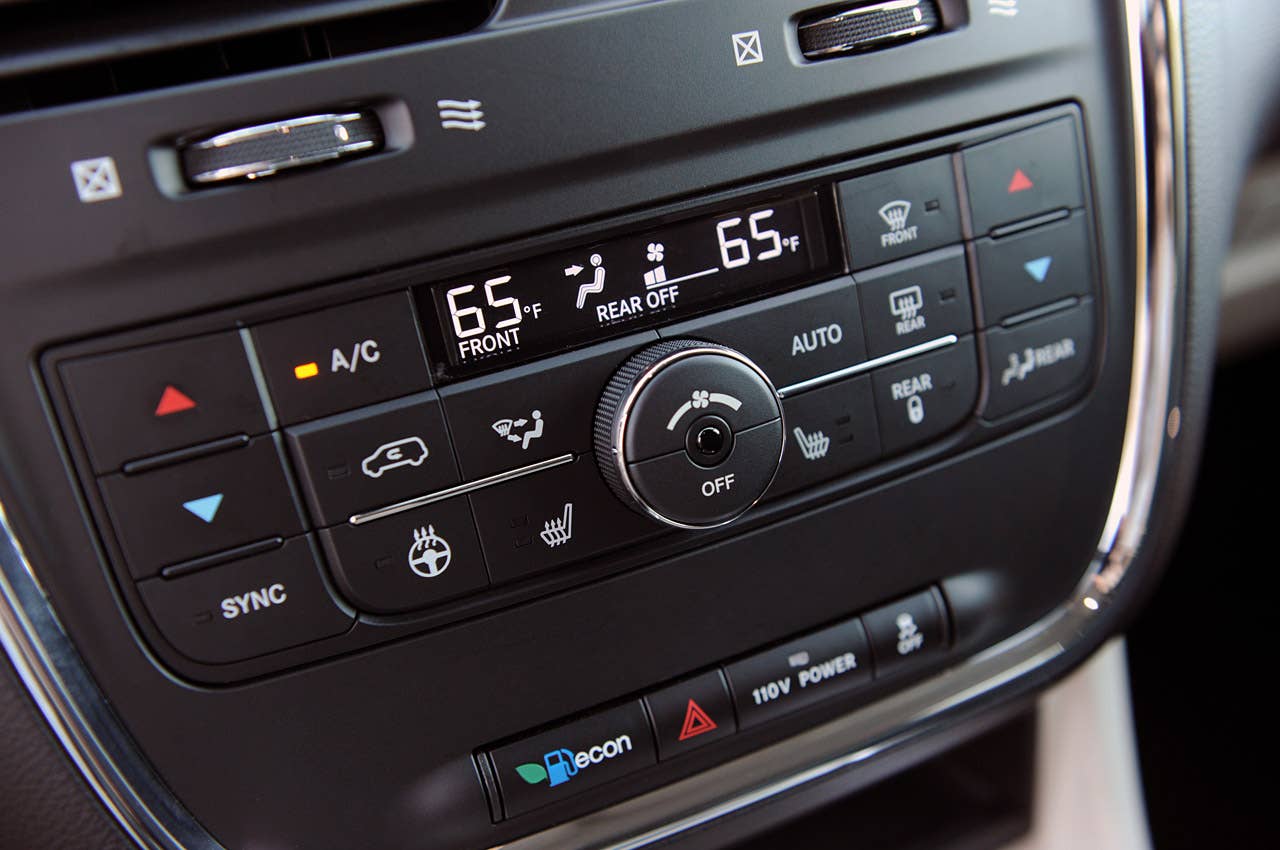 2011 Dodge Grand Caravan climate controls