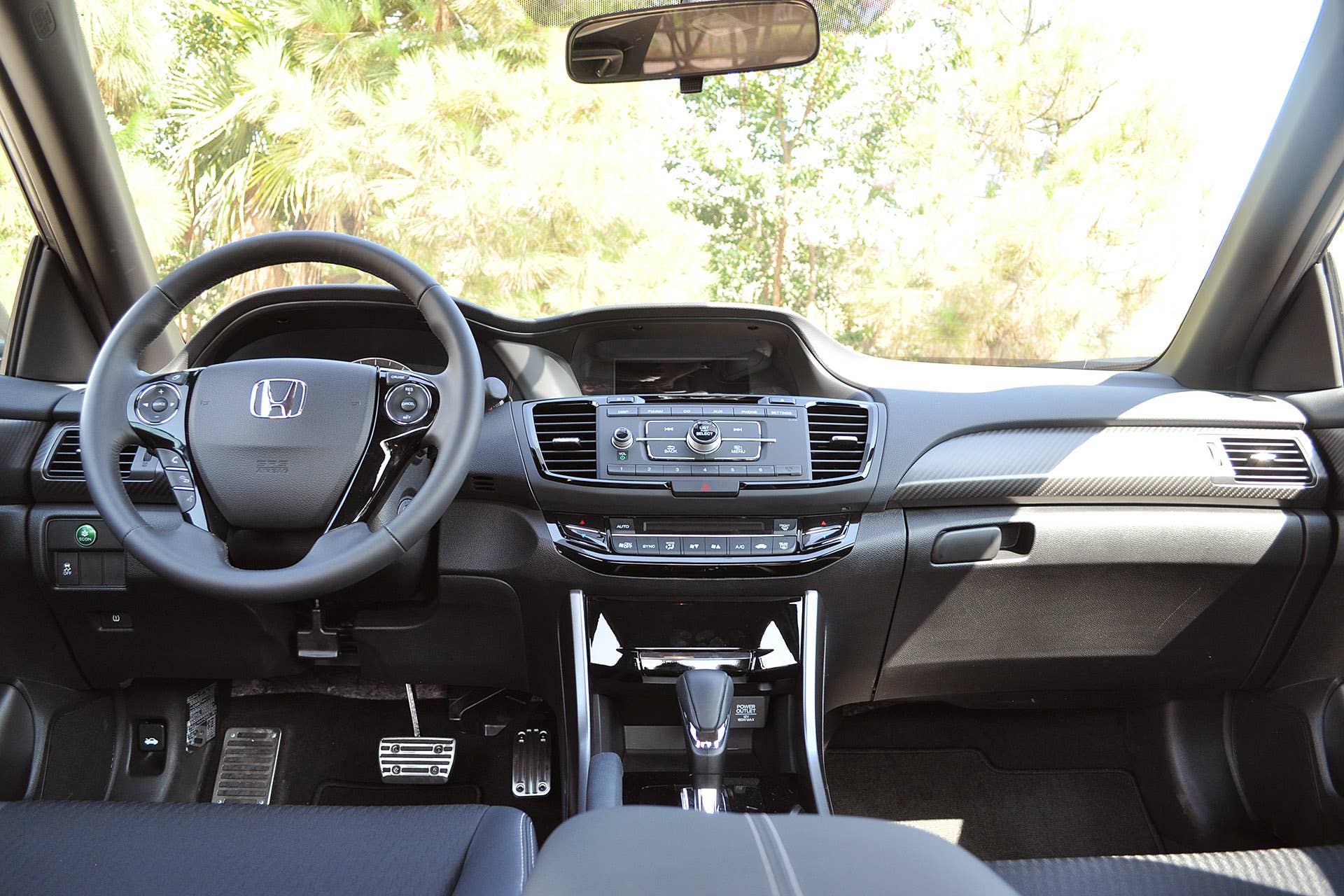 2016 Honda Accord interior