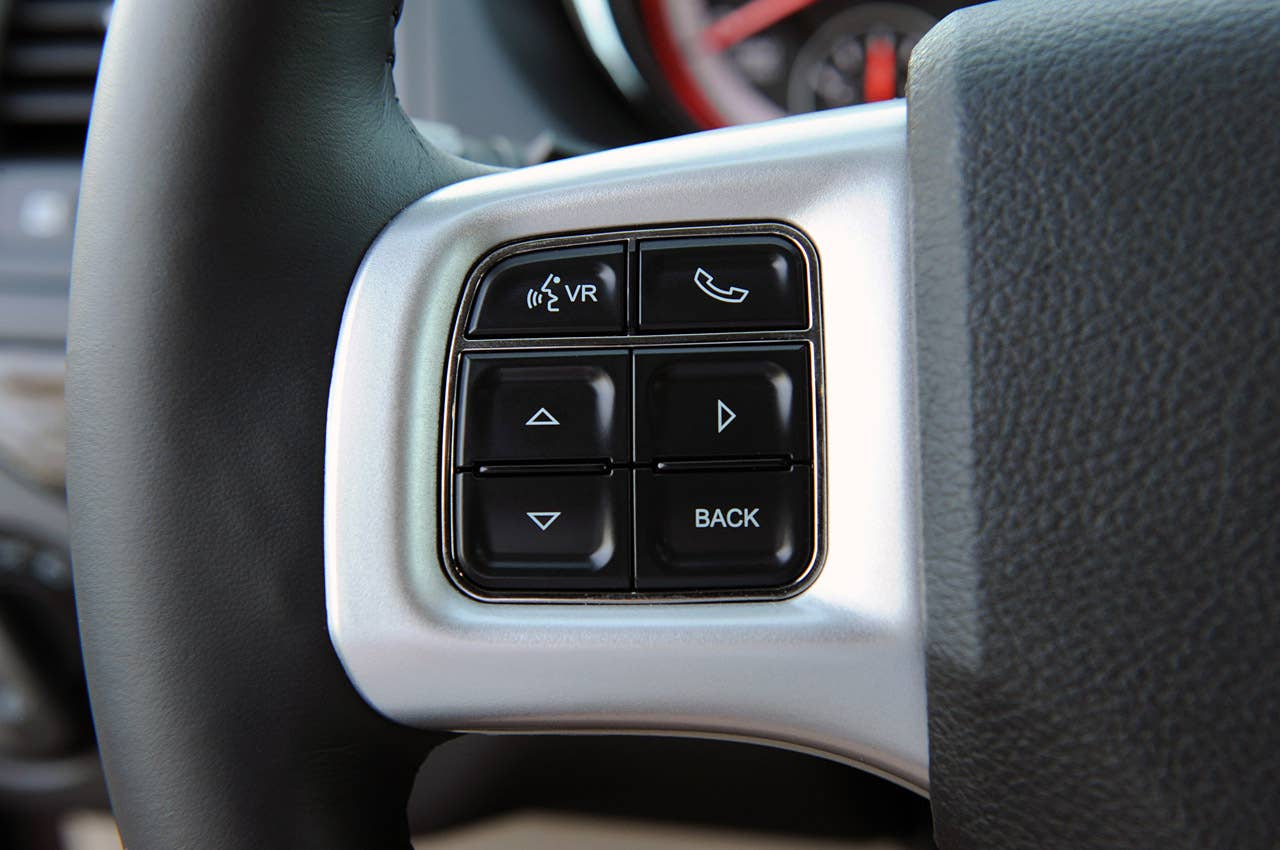 2011 Dodge Grand Caravan steering wheel controls