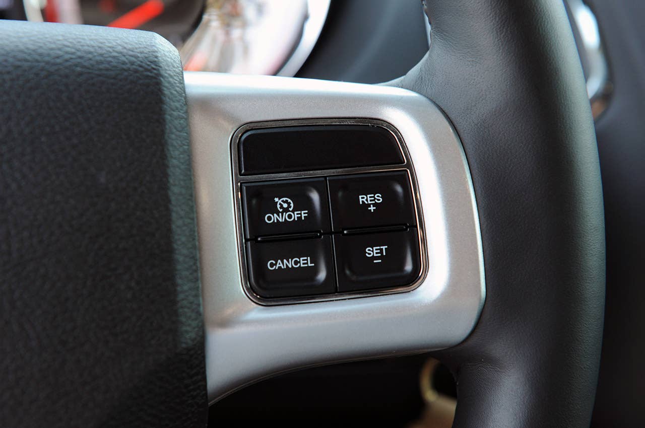 2011 Dodge Grand Caravan steering wheel controls