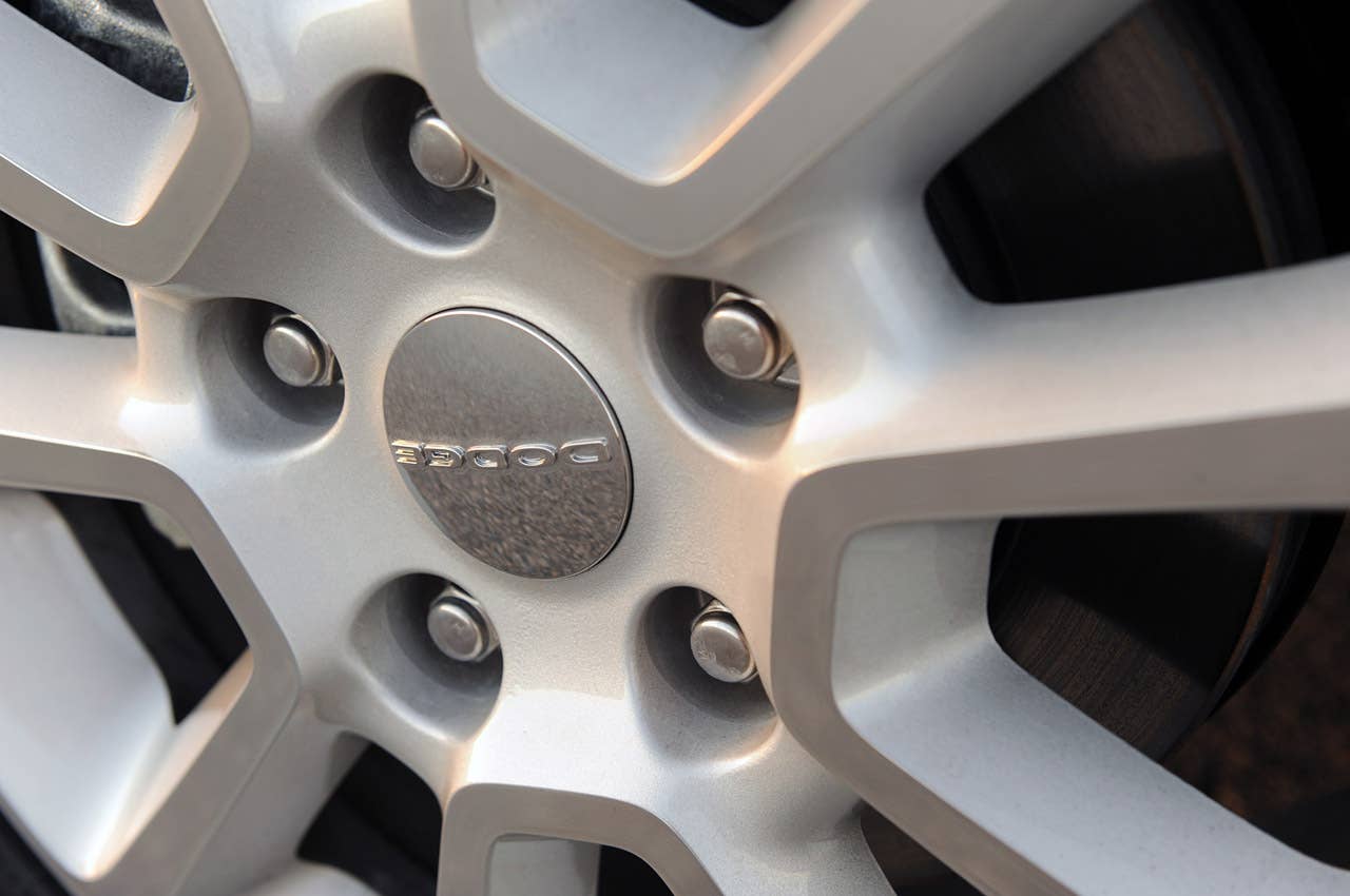 2011 Dodge Grand Caravan wheel detail
