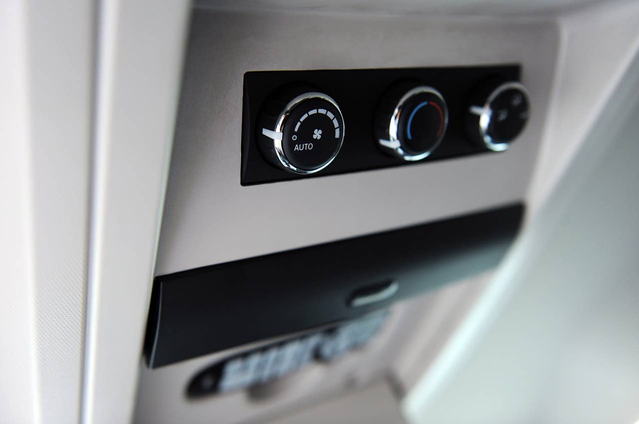 2011 Dodge Grand Caravan rear seat climate controls