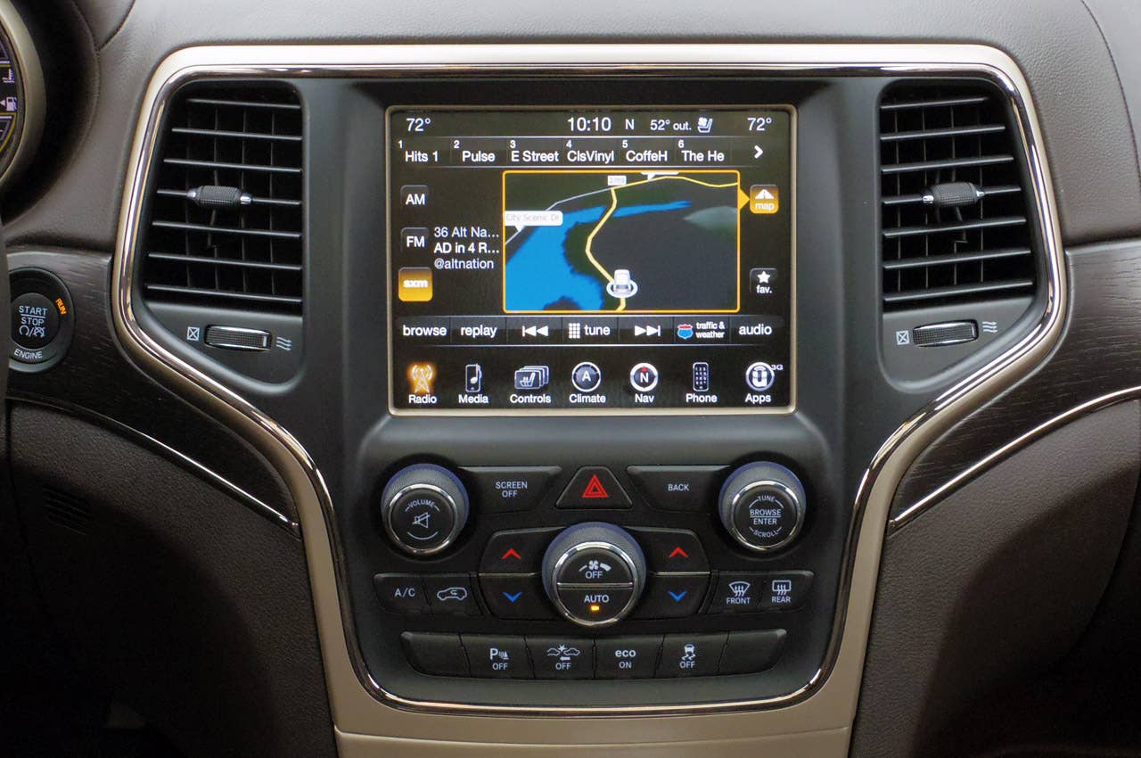 2014 Jeep Grand Cherokee EcoDiesel instrument panel