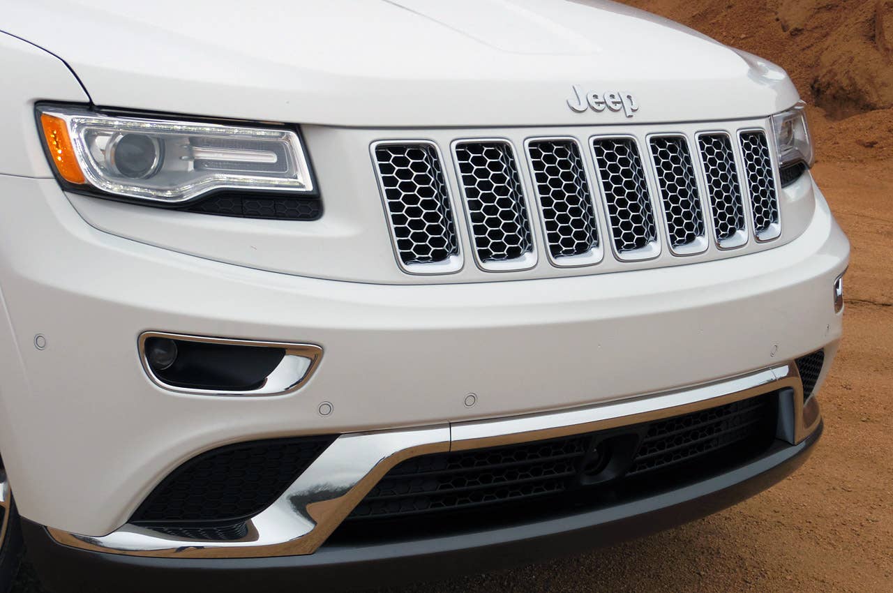 2014 Jeep Grand Cherokee EcoDiesel front detail