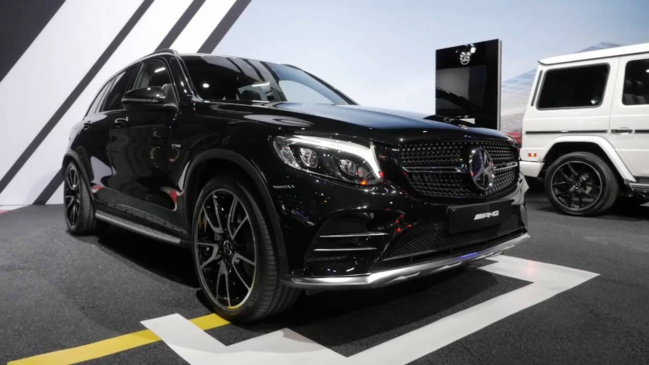 2017 Mercedes-AMG GLC43 | 2016 New York Auto Show | Beauty-Roll