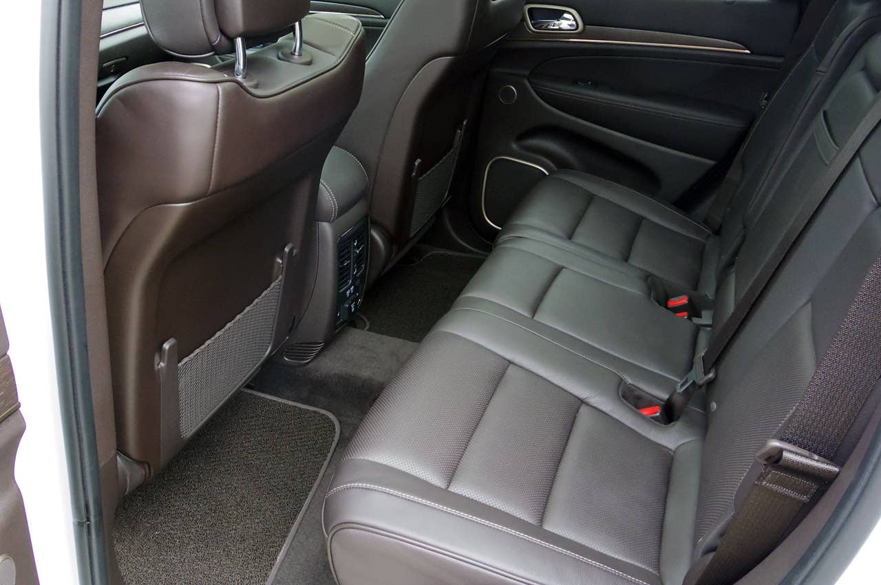2014 Jeep Grand Cherokee EcoDiesel rear seats