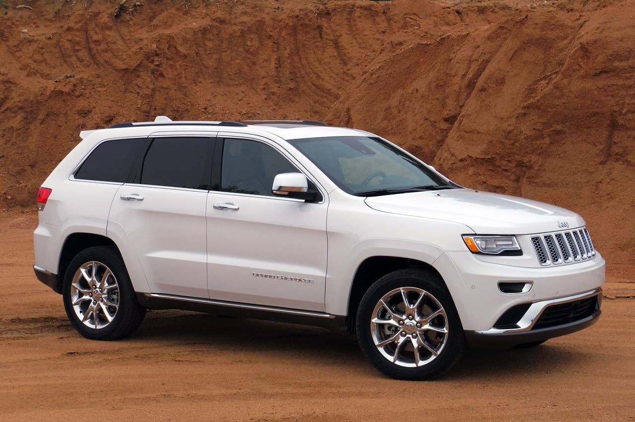 2014 Jeep Grand Cherokee EcoDiesel front 3/4 view