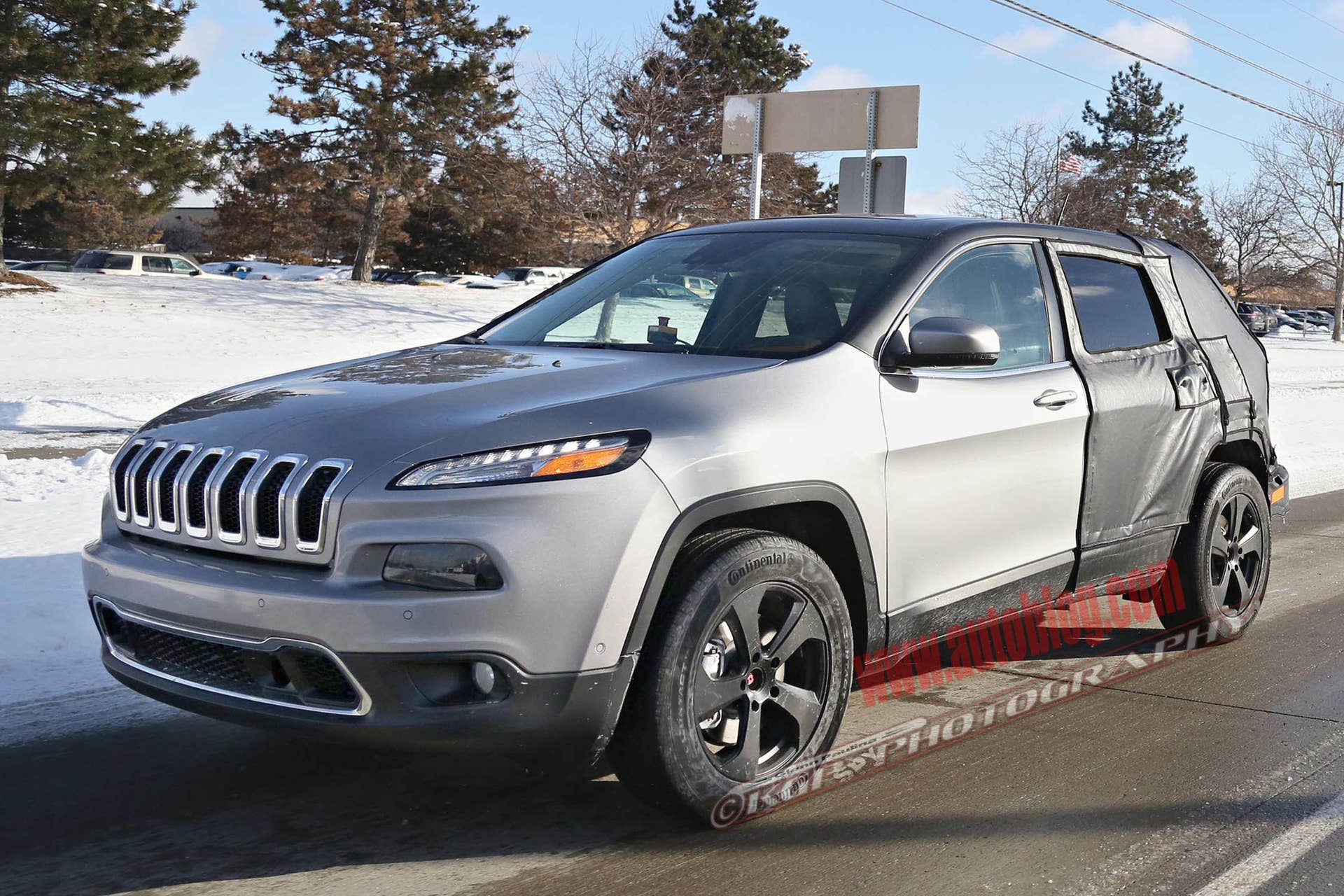 Jeep Cherokee stretched prototype