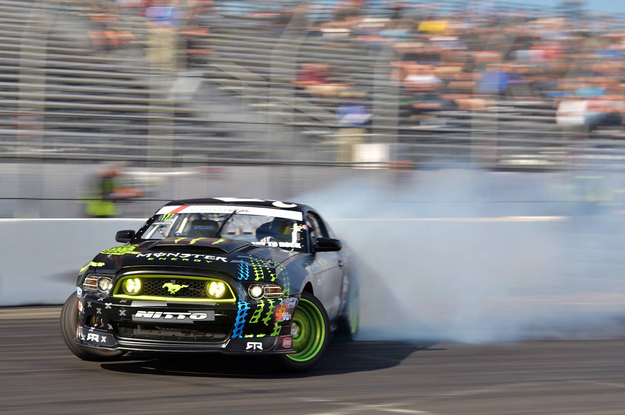 2014 Formula Drift Long Beach (view article) Photo copyright Drew Phillips / AOL