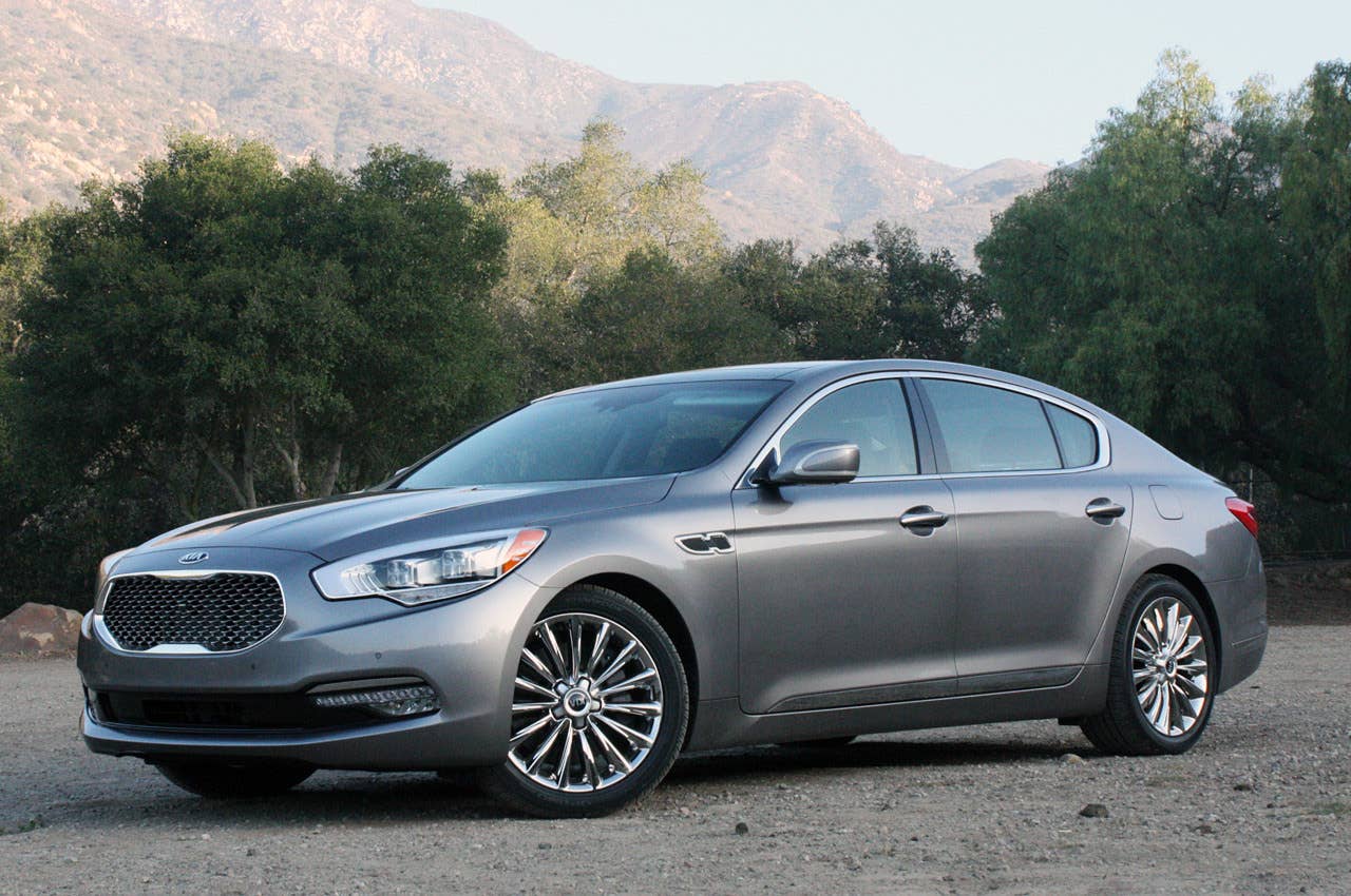 2015 Kia K900 (view article) Photo copyright Chris Paukert / AOL
