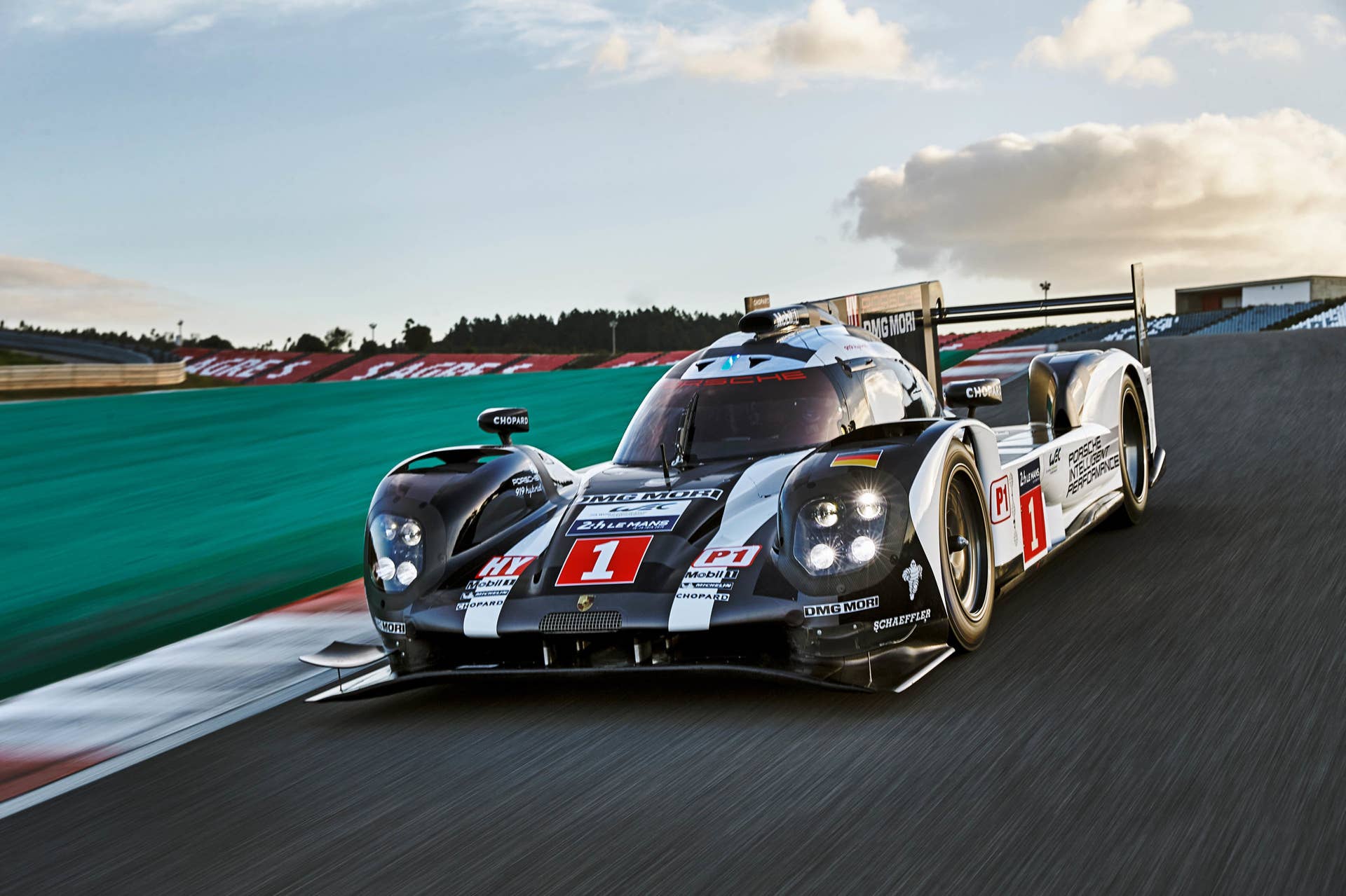 2016 Porsche 919 Hybrid motion