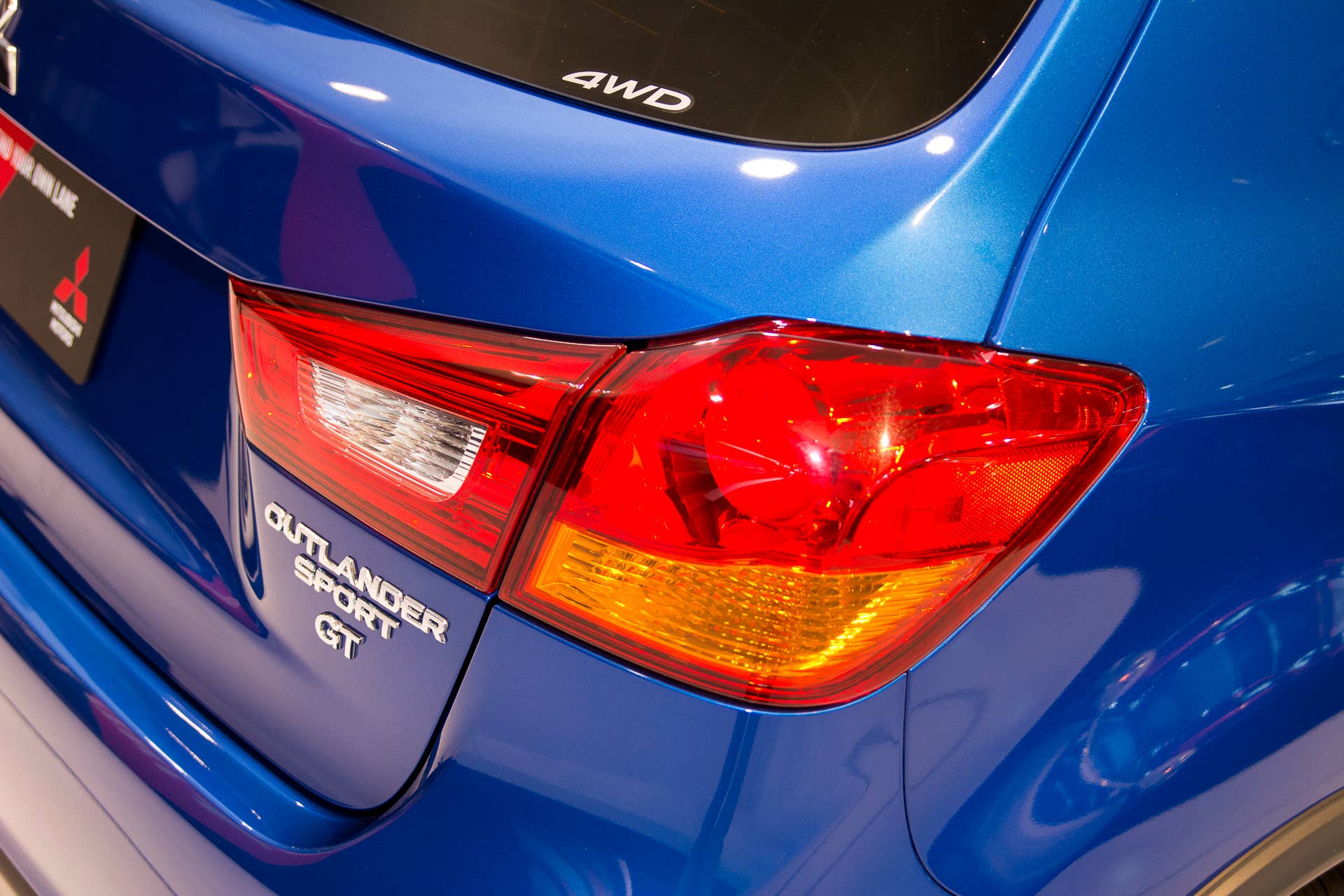 la auto show 2016 mitsubishi outlander sport taillight