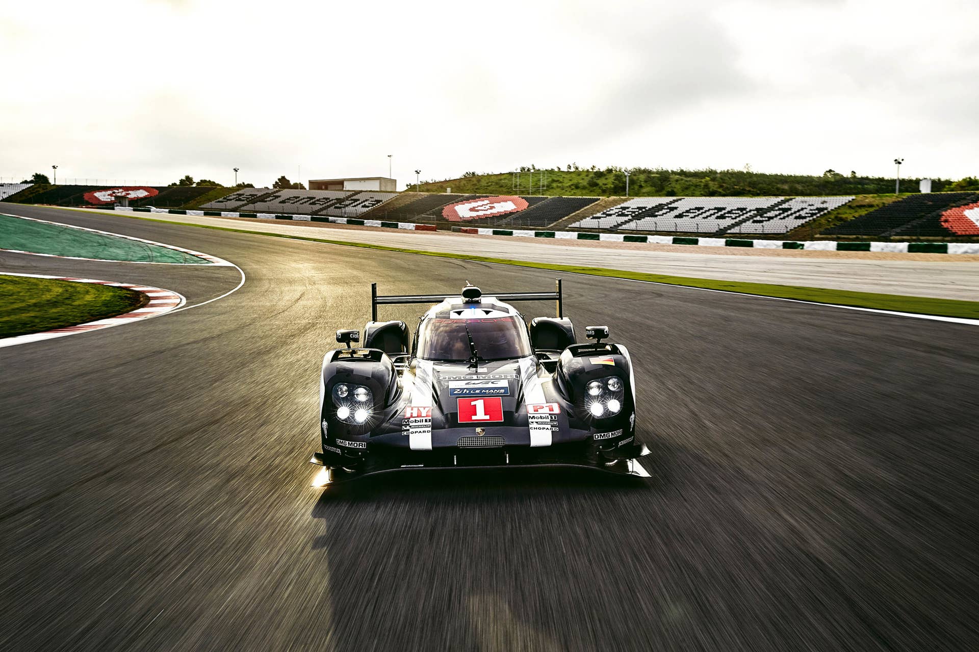 2016 Porsche 919 Hybrid front